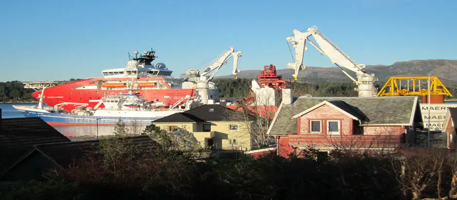 Osv Oipeec Book Store Showcasing Maritime Industry Books, Resources, And Publications Dedicated To Shipping, Offshore Engineering, And Maritime Logistics For Industry Professionals And Enthusiasts.